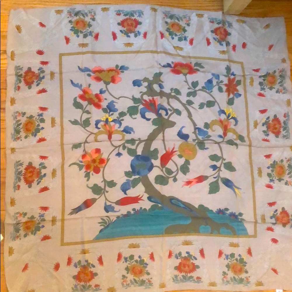 Gorgeous Vintage Silk Scarf